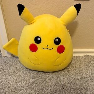 Squishmallows Pikachu